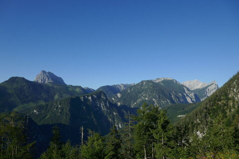 Blick zu den anderen Gesäusegipfeln