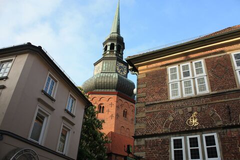 Turm der St Cosmae et Damiani Kirche