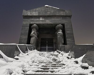 Denkmal für den Unbekannten Helden, Avala-Gipfel