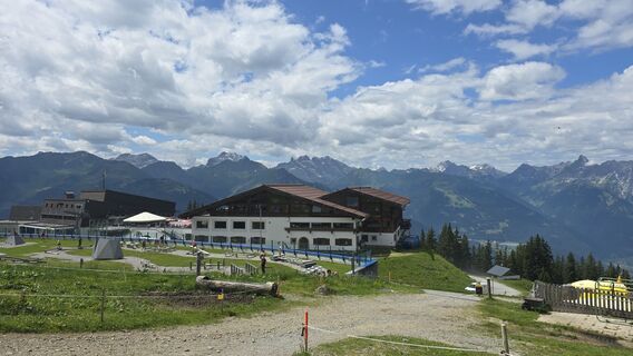 Foto von Bike Rider entlang der Tour