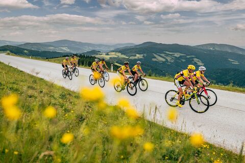 Rennradgruppe Sommeralm  (c) bernhard bergmann