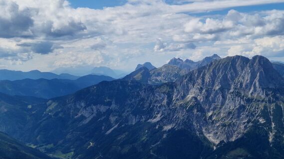 Fotografia z Jürgen Fuchsberger na trase
