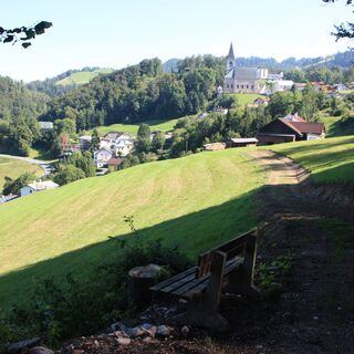 Rastplatz mit Ausblick auf Bad Dürrnberg und das Salzachtal