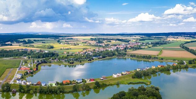 Drohnenaufnahme Badesee Rauchwart