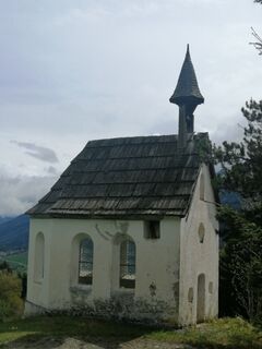 Maria_Hilf_Kapelle_Arzlair