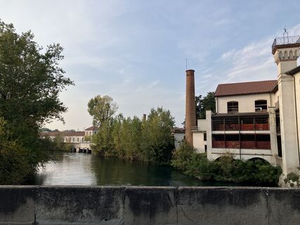 Zdjęcie z andrea calabria wzdłuż trasy