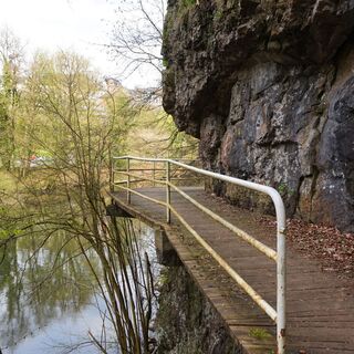 Hölzener Steg über der Lahn