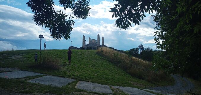 Fotografia z Karol Udvadi na trase