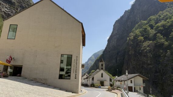 Fotografija s spletne strani Peter Burki na poti