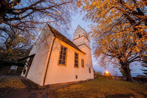 St. Ottilienkirche Lörrach mit Sonnenuntergang Westweg Etappe 12 (West)