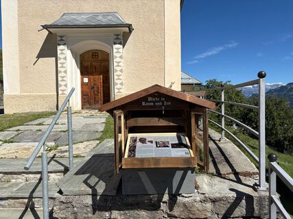 Station vor Kapelle Sogn  Giusep