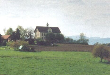 Das ausgediente Schulhaus Mättenwil