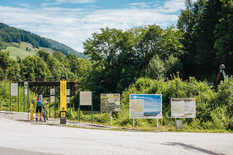 Fahrradstützpunkt mit Lade- und Servicestation in Trattenbach