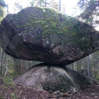 Kummakivi