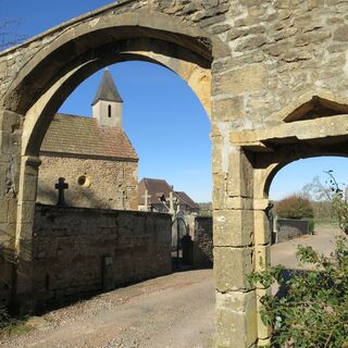 Chapelle-gothique-Amanze