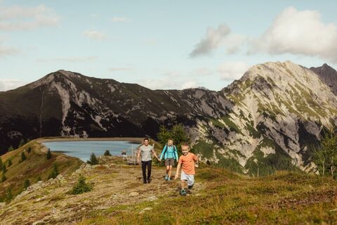 Familienwanderung-Golzentipp-Kindermeile-TVB-Osttirol-c-Attic-FilmGmbH-Obertilliach.jpg