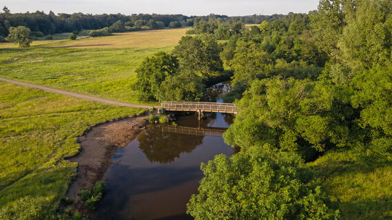 Die Wümme und die Gothardbrücke aus der Vogelperspektive
