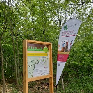 Wandertafel mit Fahne