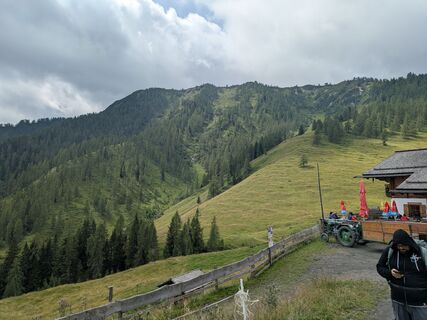 Fotografija s spletne strani Peter Ludikovsky na poti