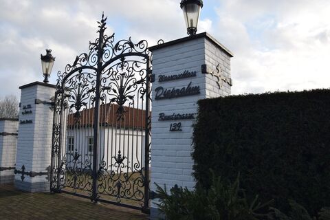 Eingangstor Schloß Dieprahm