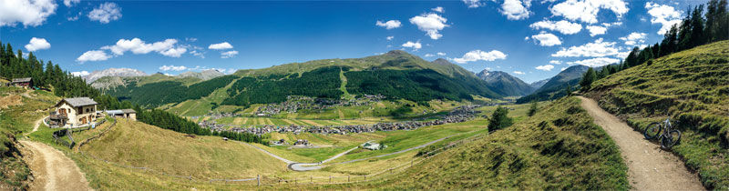 Panorama auf Livigno von der Tea dal Plan aus.