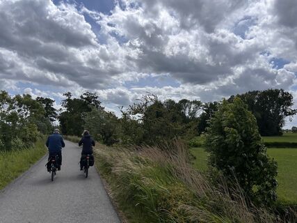 Foto von Annemarieke en Paul gardien De Vries entlang der Tour