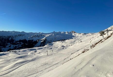 Aussicht Winterwanderweg Maschgenkamm-Panüöl