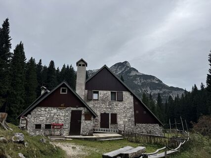 Fotografija s spletne strani Sabine Monay na poti