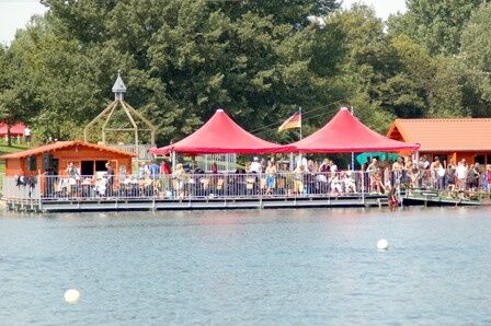 Sonnendeck der Wasserskiseilbahn Salzgitter
