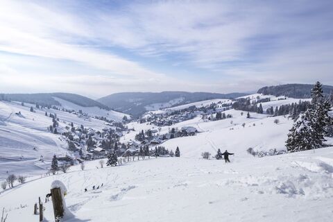 Blick auf das verschneite Todtnauberg