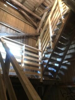 Treppen hinauf zum Aussichtsturm