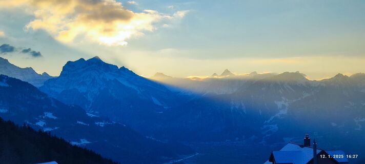 Fotografija s spletne strani karči a lajči na poti