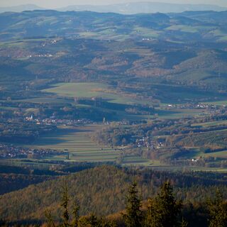 Panorama aus Írottkő-kilátó (Geschriebenstein-Aussichtsturm)