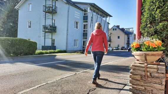 Wir wandern stadtauswärts