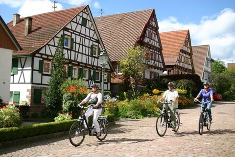 Mit dem E-Bike durchs Städtle Zavelstein