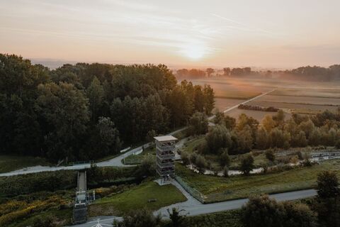 Drohnenaufnahme Aussichtsturm Naarn im Machland