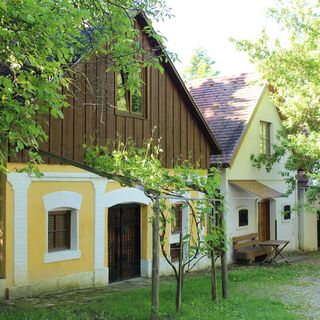 Wolkersdorfer Kellergasse