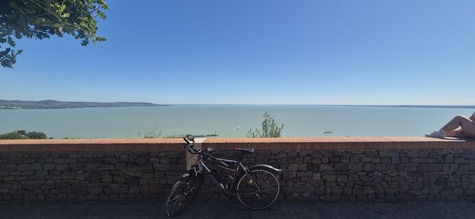 Fotografia z Attila Lehoczki na trase