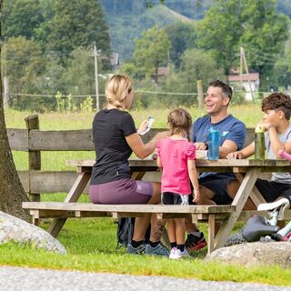 Radl-Pause mit Genussmomenten am Tauernradweg