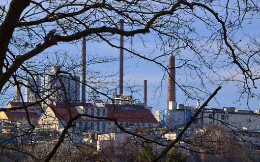 Immer präsent und bedrohlich, aber auch Arbeit gebend: Wacker Chemie Burghausen