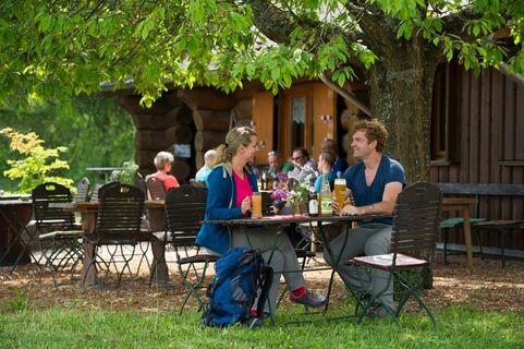Wanderpause auf der Hochwald Alm