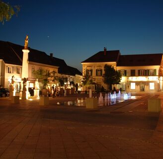 Abendstimmung am Hauptplatz St. Ruprecht an der Raab, Oststeiermark