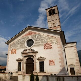 Die mit Fresken verzierte Kirche von Dasindo