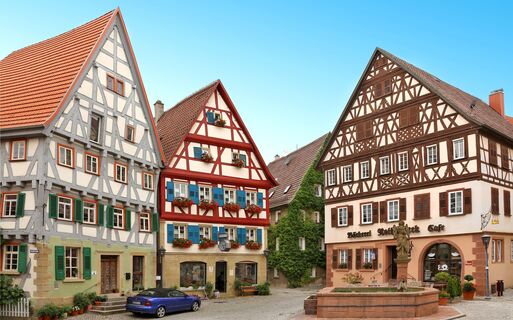 Marktplatz Neudenau | Fränkisches Fachwerk-Ensemble am Kocher-Jagst-Radweg | HeilbronnerLand