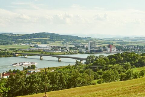 Pöchlarn mit Donaubrücke