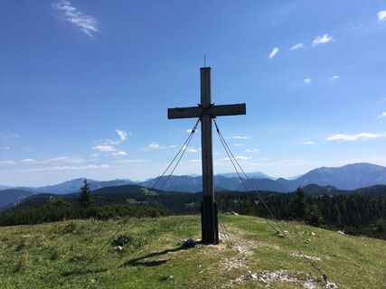 Das Gipfelkreuz am Zinken