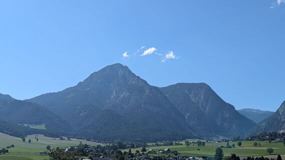 Fotografija s spletne strani Ziegler Em1304 na poti