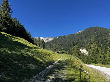 Fotografija s spletne strani Janek Freund na poti