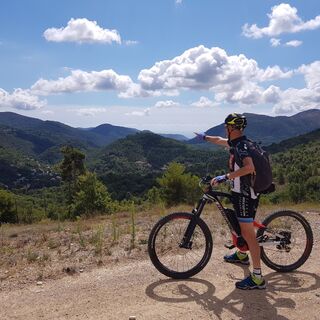 Mountainbiken auf der Piste von Calamel