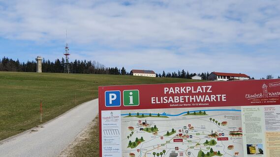 0.0 km Kurze Auffahrt zur Warte